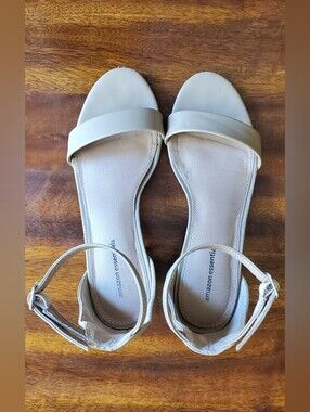 Amazon Essentials Women's Ankle-Strap Sandals in Light Beige
